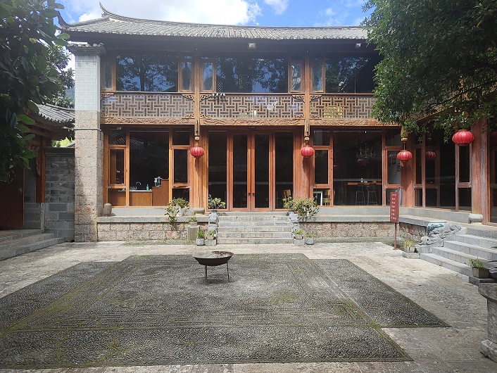 麗江樹下國(guó)際酒店