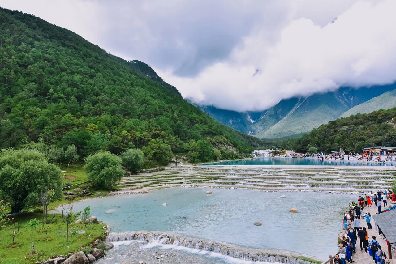 麗江藍月谷景區(qū)