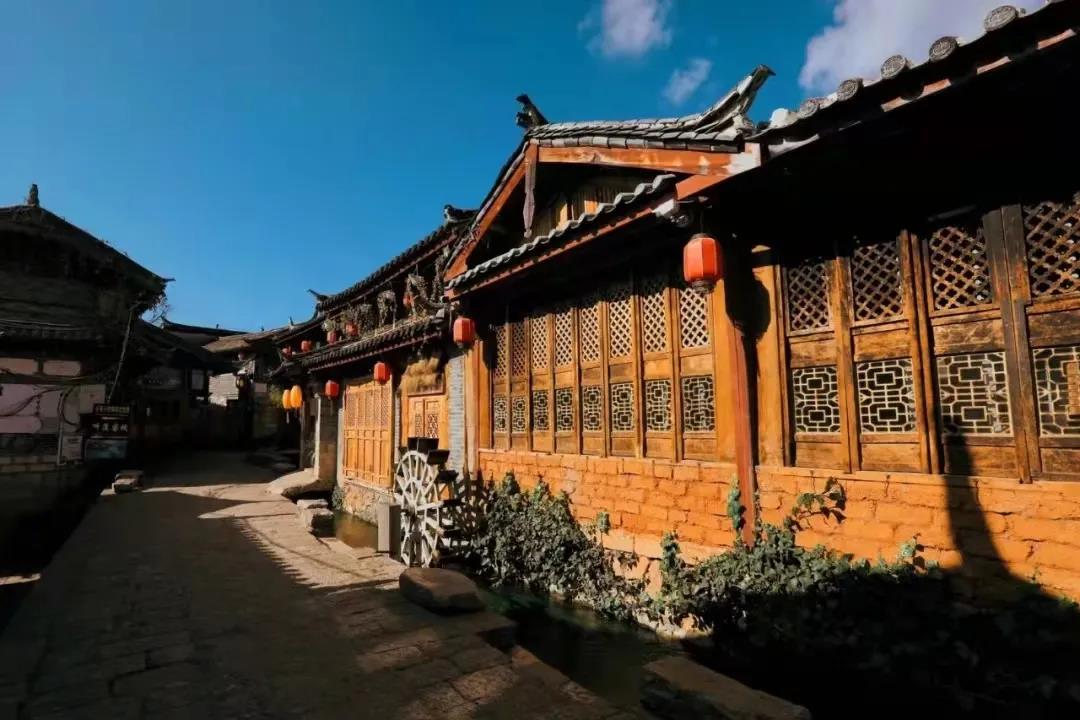 來束河古鎮(zhèn)，住一住，喝喝茶，收收心