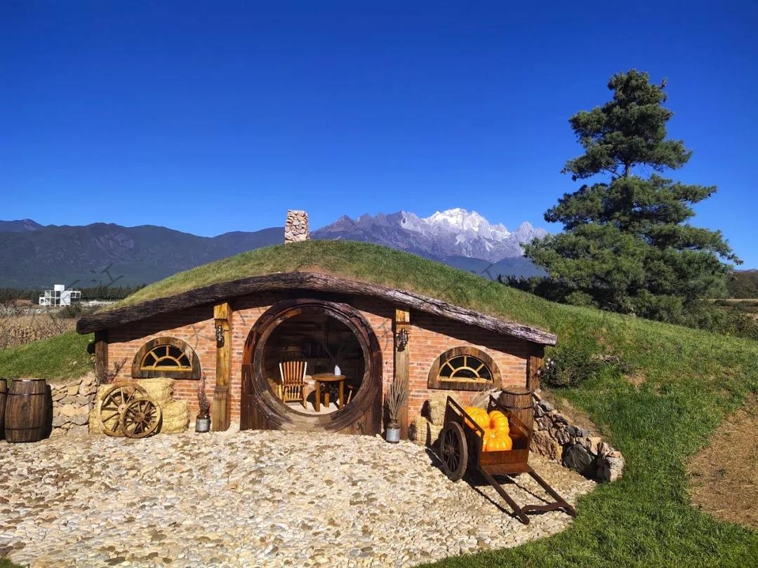 如果有一種世界的浪漫叫普羅旺斯， 那麗江的浪漫一定叫聽花谷。